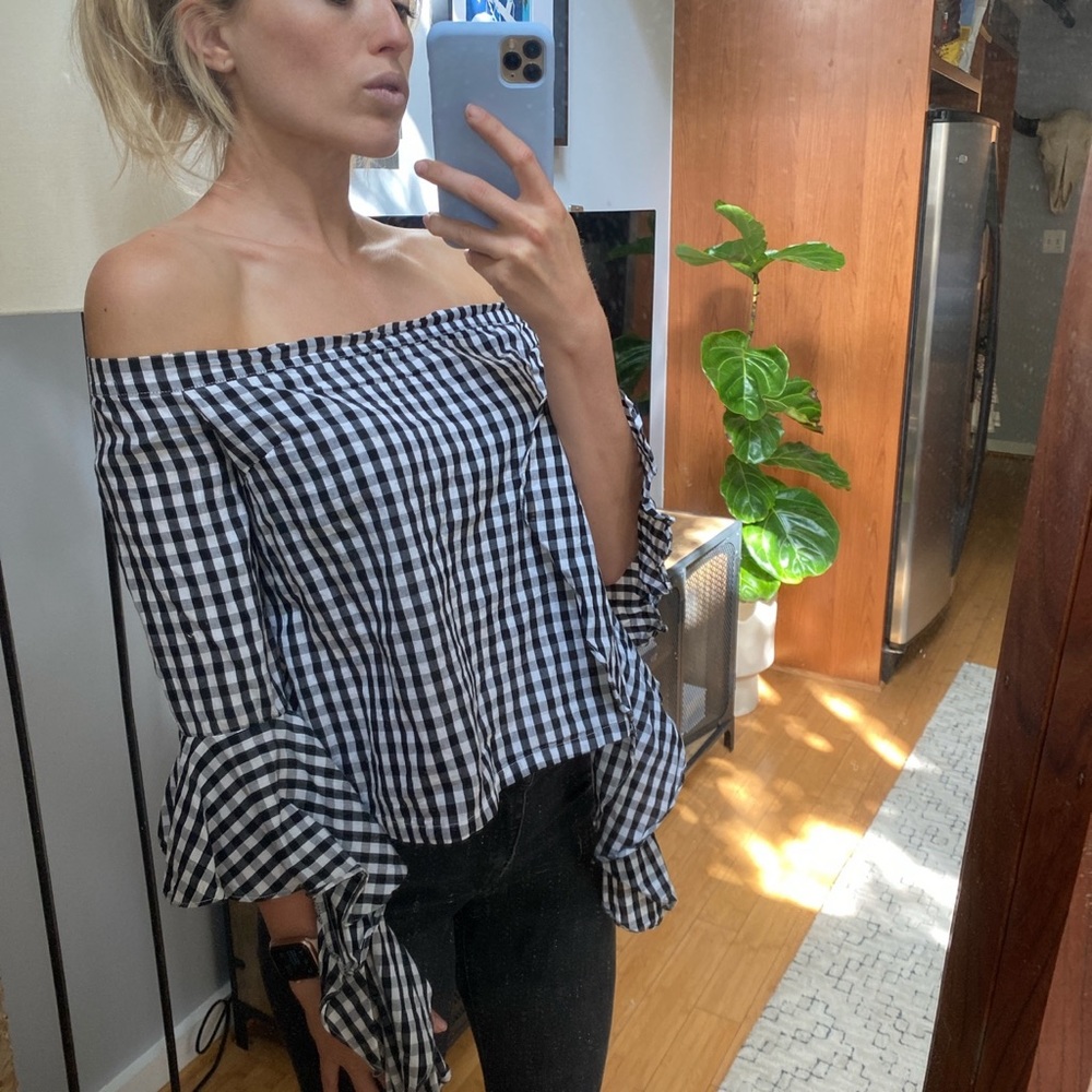 Do + be off the shoulder checkered top